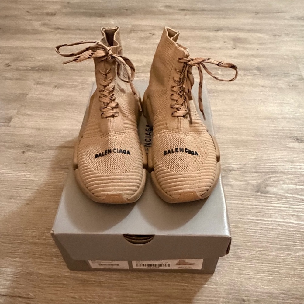 Balenciaga Speed 2.0 lace up, beige, size 37C